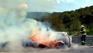 Záchrana na Soroške: Z horiaceho auta vyniesla bezvládnu mamu