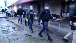 Obchodovanie s ľuďmi v Trnavskom kraji: Obvinený mal páchať na mužoch tieto nechutné zverstvá