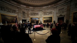 Svet sa lúči s Georgeom Bushom starším