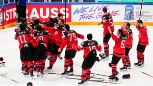 Nemci odolávali dve tretiny, hokejovým majstrom sveta je Kanada