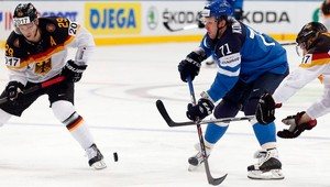 Fíni konečne bodovali, Dáni odsunuli Slovensko na posledné miesto