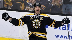 Chára dosiahol jubilejný 600. bod v NHL, Tatar s Detroitom končí