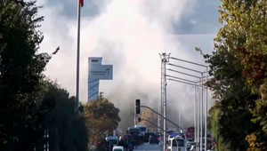 Teroristi zaútočili na sídlo zbrojárskej firmy. Hlásia mŕtvych