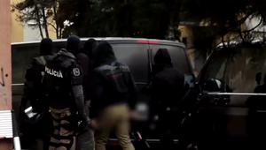 Veľká policajná akcia pod Tatrami. Muž, ktorého hľadali, sa ukryl na povale rodinného domu