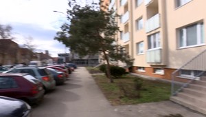 V Senci muž znásilňoval ženu. Na pomoc pribehol okoloidúci