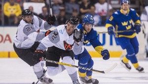 Strhujúce hokejové divadlo. Mladíci Severnej Ameriky zdolali Švédov