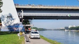 Tragédia v Bratislave: Muž mal zastaviť auto na moste a skočiť