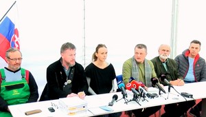 Protestujúci farmári vyhlasujú ostrý štrajk, na ďalšom postupe sa ešte dohodnú