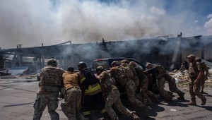 898. deň na Ukrajine: Rusko zaútočilo na supermarket v Kosťantynivke, hlásia obete