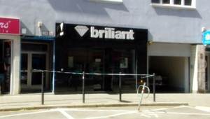 Zlodeji v zlatníctve. Odniesli si štyri prstene za vyše 70 tisíc eur