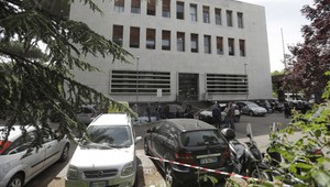 V centre Ríma došlo k výbuchu. Nálože boli medzi dvomi autami