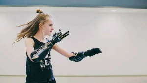 Dievča s bionickými rukami: TOTO nie je sci-fi!