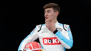 Preteky poznačené kolíziami a penalizáciami ovládol Russell