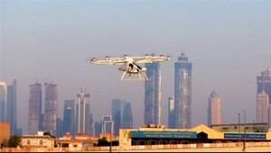 FOTO: V Dubaji prvýkrát otestovali lietajúci taxík