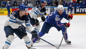 Povinné body Suomi s Francúzskom, Nóri potrápili Tre Kronor