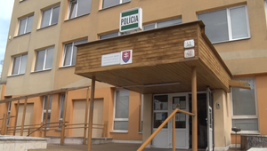 Dvaja mladíci ušli z areálu polície, jedného našli až po dni