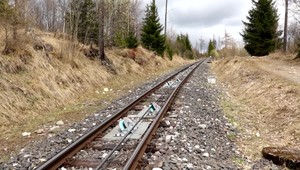 Päťsto metrov poškodenej trate: Pozemná lanovka v Tatrách nepremáva, prípad vyšetruje polícia