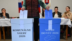 Samosprávne voľby 2026: V župách dominuje opozícia, mestá a obce ovládli koaličné strany
