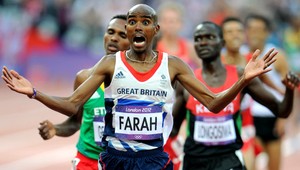 Nahý skočil do Temže. Teraz pobláznil Britániu aj Bolta