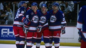 Winnipeg vstúpi do NHL kanadským derby proti Montrealu