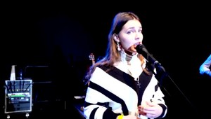 Darované Vianoce: Vychovávajú ju starí rodičia a chcela vystupovať na veľkom pódiu. TV JOJ jej to splnila