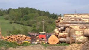 Pracovný úraz na píle budú vyšetrovať inšpektori. Majiteľ sa vyjadrovať nechce