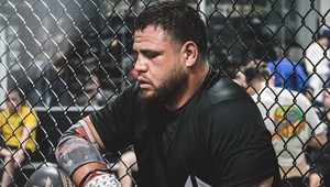 Najnechutnejšia oslava v histórii! Z topánky vypil pivo a sliny