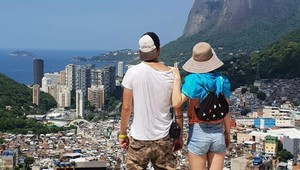 Slovenskému hercovi manželstvo prospieva. Vrátili sa zo svadobnej cesty TRAJA?