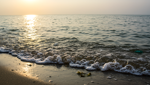 Daň z nadmerného turizmu. Ostrovy v Karibiku trápia hory odpadu, ktorý nie je kde skladovať