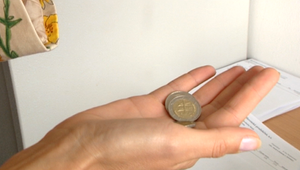 Vytváranie úspor nie je pre Slovákov samozrejmosťou. Zadĺženosť domácností pritom rastie