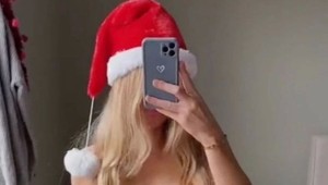 Z vianočného večierka ju poslali domov, aby sa prezliekla: Aj vám sa zdá jej outfit nevhodný?