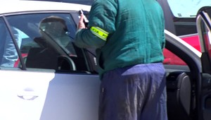 Predávali ľuďom kradnuté autá, tí teraz nemajú ani vozidlo, ani peniaze