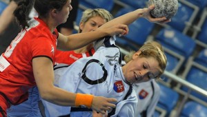 Slovenky začali na ME 19 tesnou prehrou proti Čiernej Hore