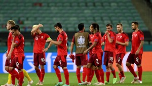 Švajčiari nalietali 12-tisíc kilometrov, Anglicko zatiaľ nič