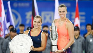 Kvitová pustila vo finále bezradnej Cibulkovej iba dve hry