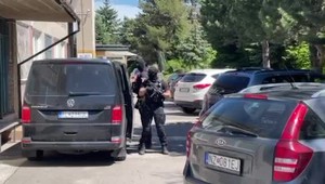 Do nitrianskej pobočky NAKA priviezli muža, ktorý údajne stojí za plánovanou vraždou Žilinku a Lipšica