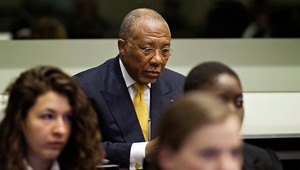 Tento muž posielal zdrogované deti do krvavých bojov