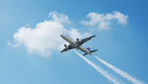 Lietadlo do Egypta zvláštne krúžilo na oblohe. Kompetentní vysvetlili, čo sa stalo