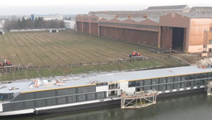 Na Slovensku nemáme more, ale po 50 rokoch dokázali u nás postaviť 110 metrovú hotelovú loď