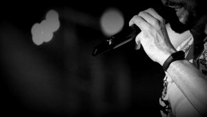 Spevák (✝28) letel na narodeninovú oslavu svojej priateľky, stroj sa zrútil