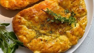 Aj vy milujete chlieb vo vajíčku? Vylepšená verzia tohto receptu je hitom, vyskúšajte to!