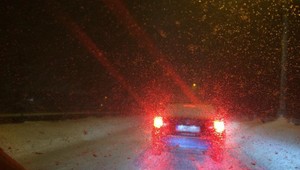 Doprava smerom zo Žiliny do Čadce skolabovala. Aj cestári stáli v kolónach