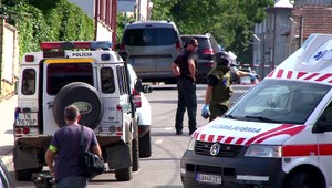 Nechal som ti pod autom bombu, napísal bývalý vojak. Po evakuácii ulice našli pod autom zákusok