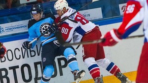 Devastačný bodyček. Otras mozgu a natrikrát zlomený nos Novotného