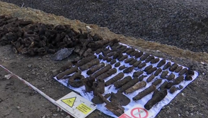 Z areálu železničnej stanice si policajní pyrotechnici odviezli delostreleckú muníciu. Pod koľajnicami ležala 80 rokov