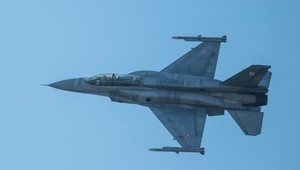 Stíhačka F-16 havarovala počas nácviku na leteckú šou, pilot zahynul