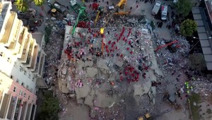 VIDEO:  Zemetrasenie v Egejskom mori zvrhlo budovy v známom letovisku