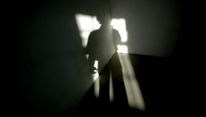 Chlapec sa ukryl v práčke. Nedokázal sa dostať von a zomrel