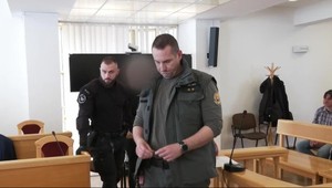 Mladíkovi, ktorý napadol dve 15-ročné dievčatá, hrozí až doživotie