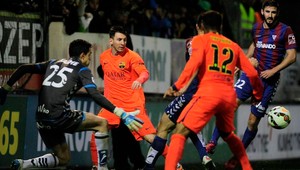 Nádherný dribling Messiho! Z hráčov Eibaru urobil koreňov